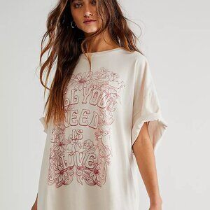 Daydreamer "All You Need is Love Tee"